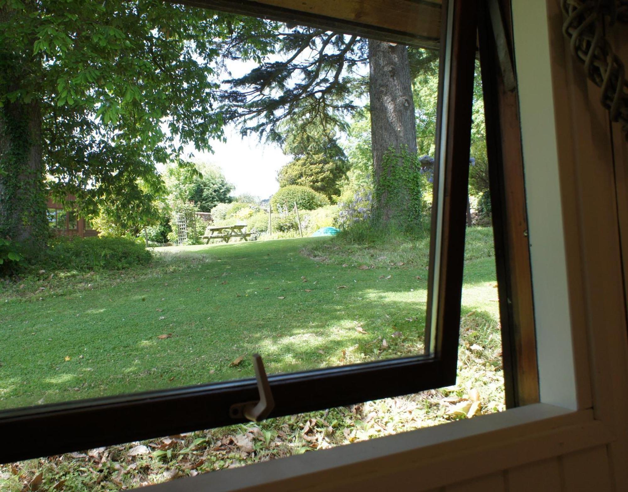 Laburnum Lodge Sleeps 6 Wheelchair Access Minehead Exterior foto